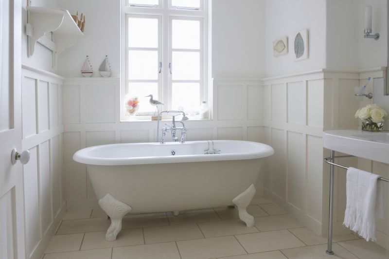 Vintage Tub with Clawfeet